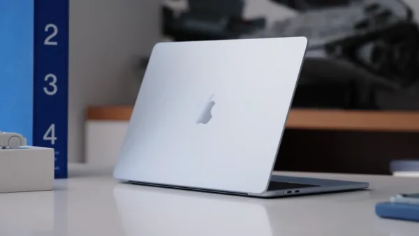 So sánh 2 phiên bản MacBook Pro M4 và M3