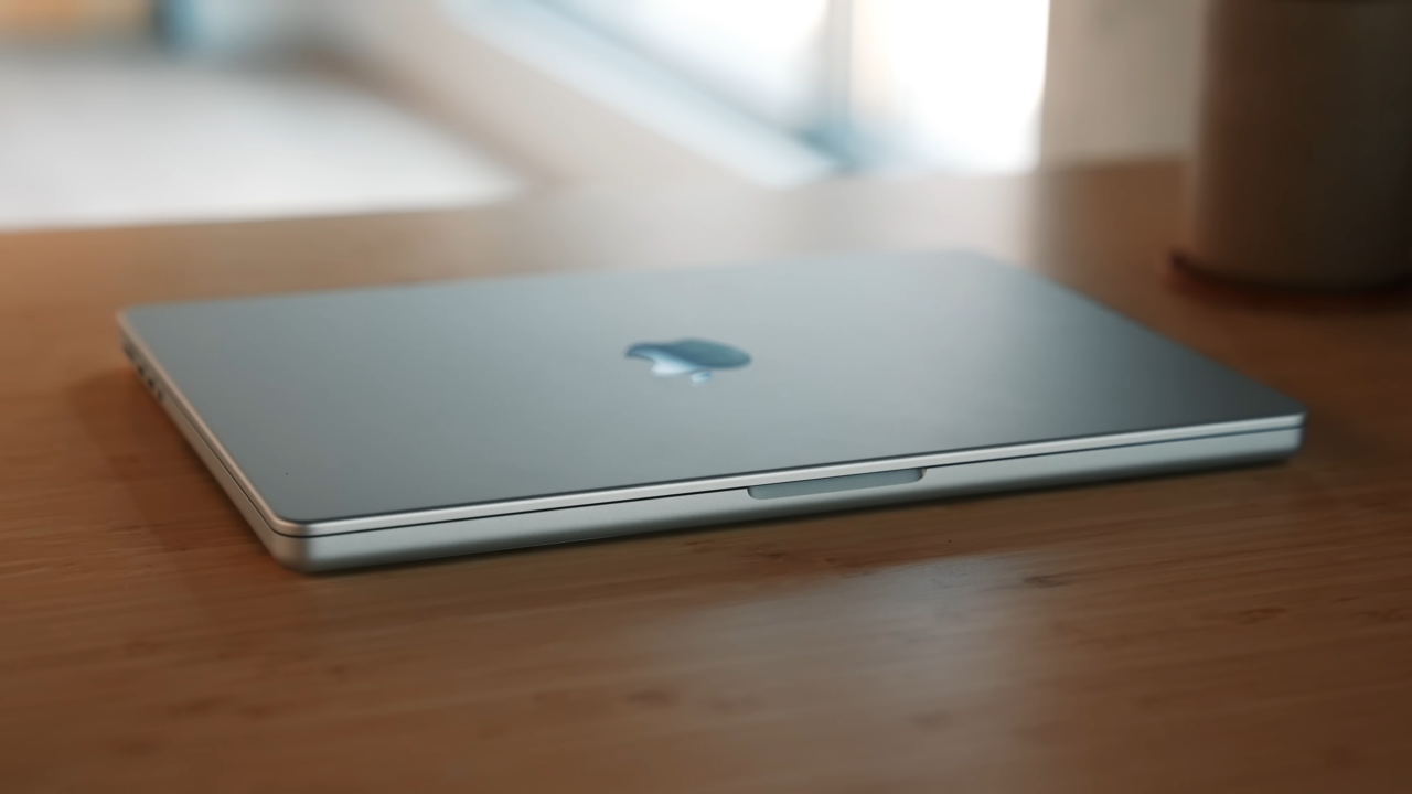 So sánh Macbook pro M2 với M1
