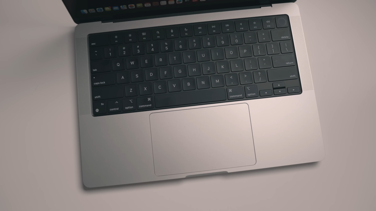 Trackpad rộng làm việc thoải mái