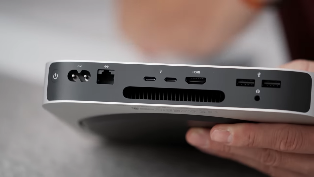 Cổng kết nối đa dạng gồm thunderbolt 3, HDMI, USB