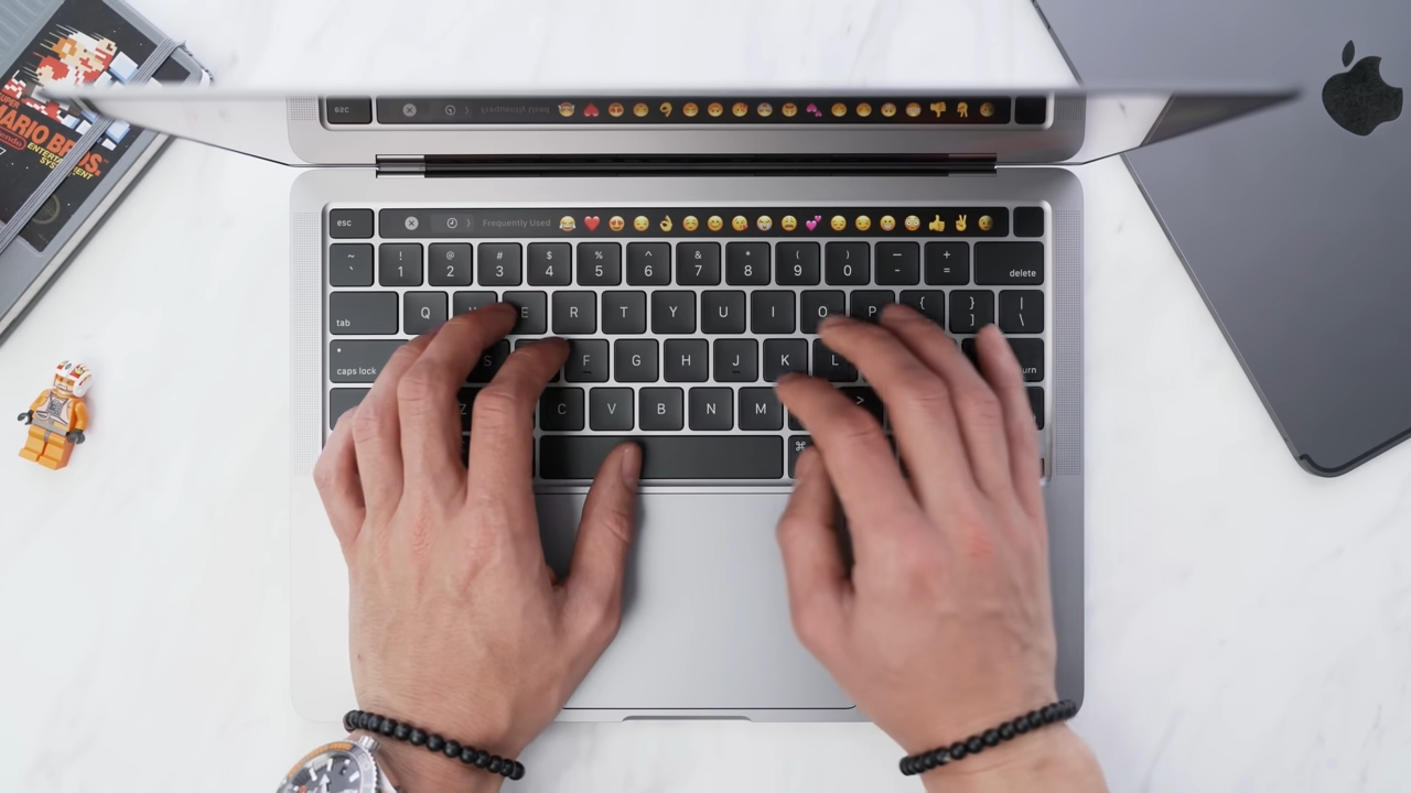 Bàn phím nâng cấp cải thiện trải nghiệp Macbook Pro Intel