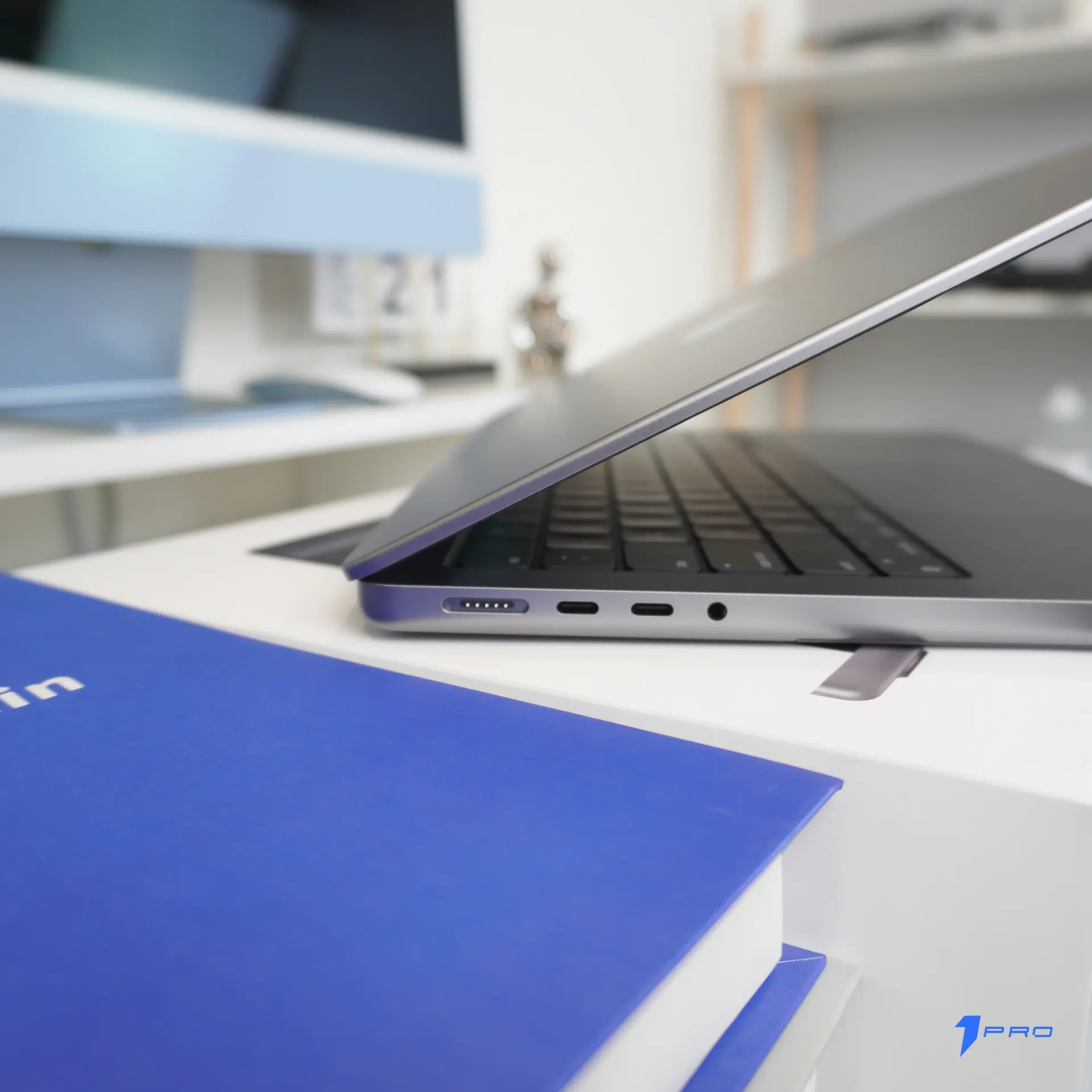 MacBook Pro M3 cho lap trinh va da nhiem nang