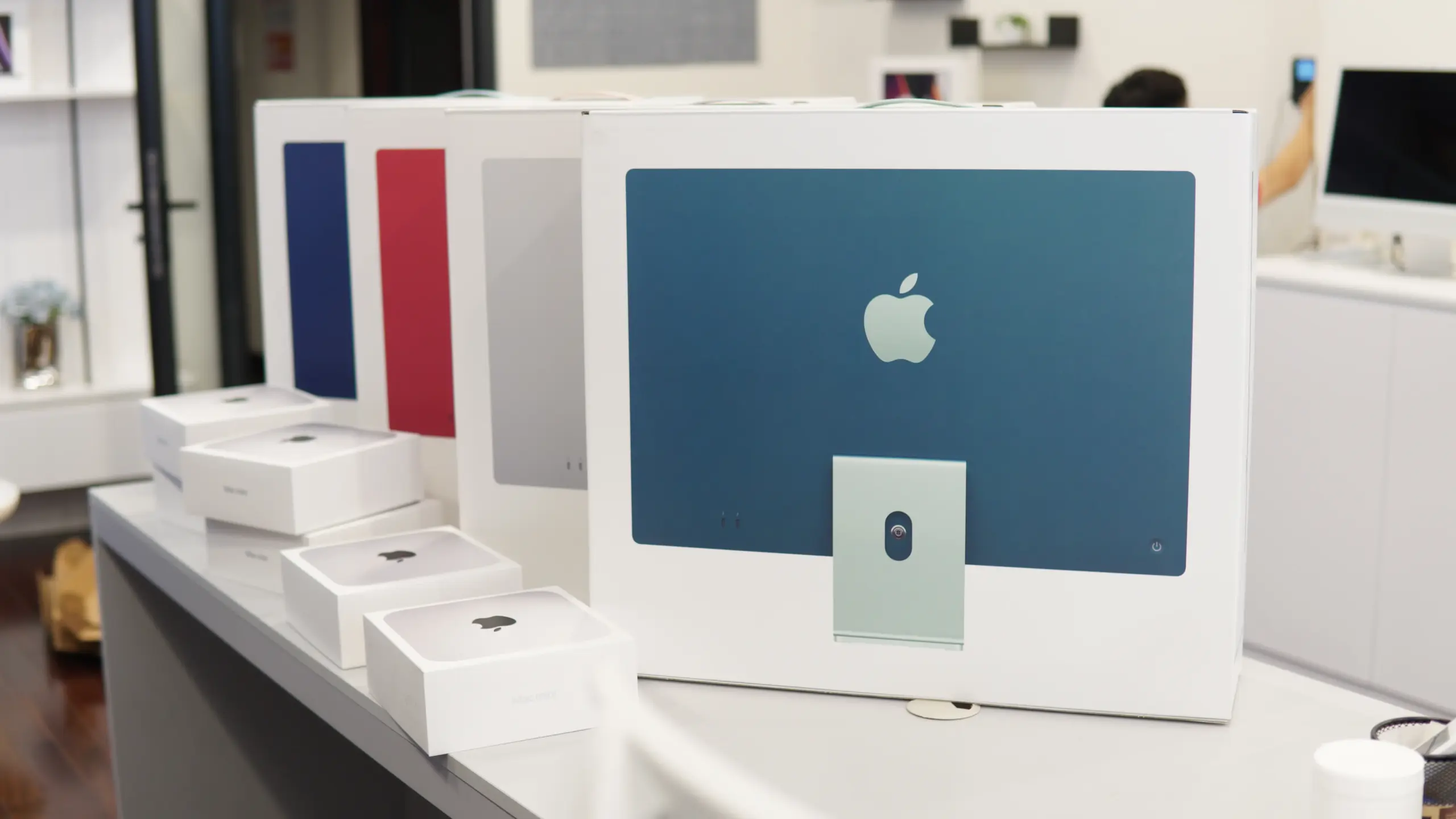 Lỗi màn hình kẻ ngang trên iMac M1