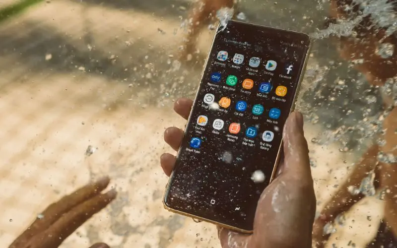 chảy mực màn hình iphone x