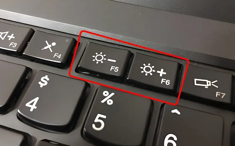 Laptop Bị Đen Màn Hình Nhưng Vẫn Chạy